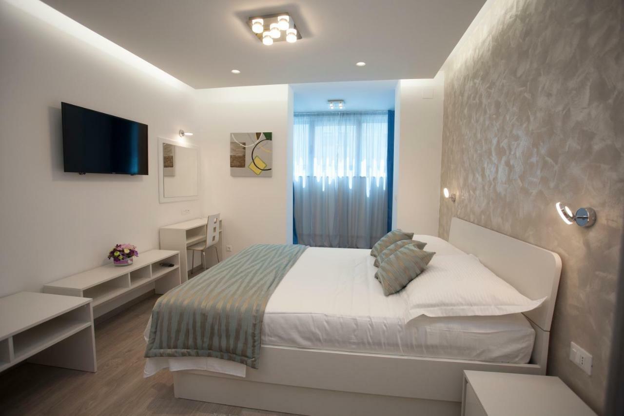 Apartments Lovret Flowers Split Exterior foto